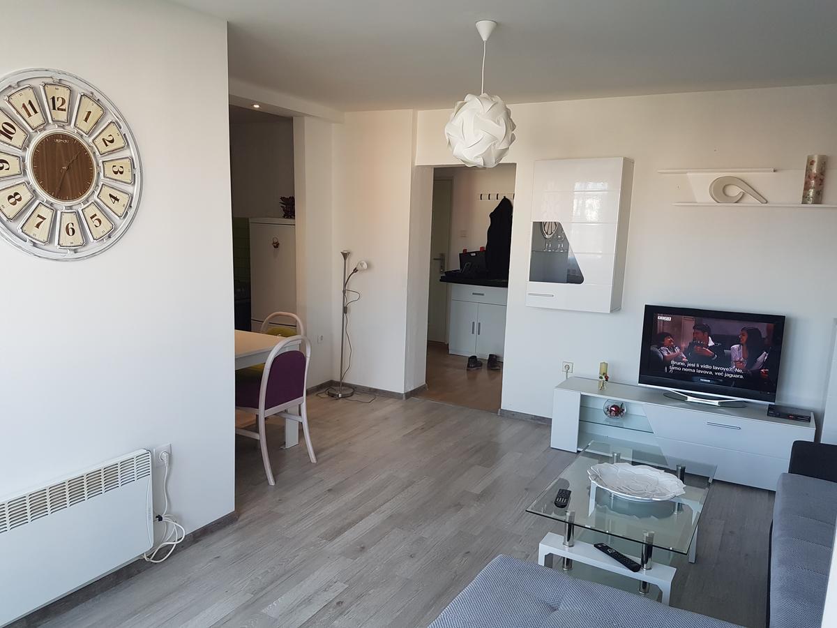 Apartman Vuk - Stan Na Dan Banja Luka Buitenkant foto